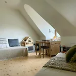 Сasa de vacaciones Octagonal Thatched Forest House Near Herning