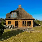 Сasa de vacaciones Octagonal Thatched Forest House Near Herning Videbæk