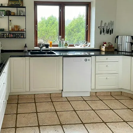 Сasa de vacaciones Octagonal Thatched Forest House Near Herning